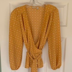 Hinge Floral Spot Wrap Top